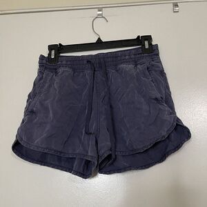 LULULEMON navy blue wash casual running shorts size 6